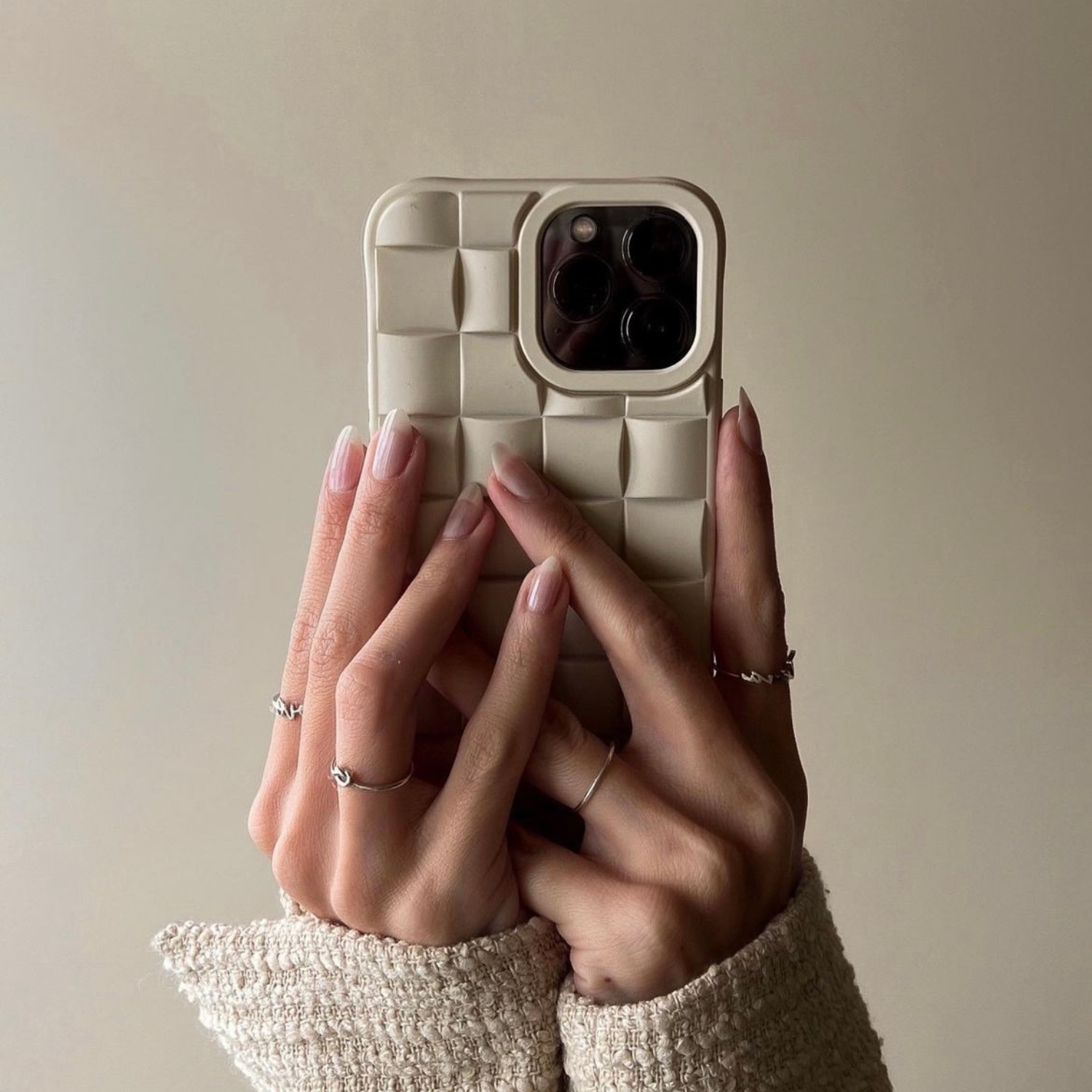 Heima er gott , BRAIDED iPhone hulstur | CREME - Heima er gott