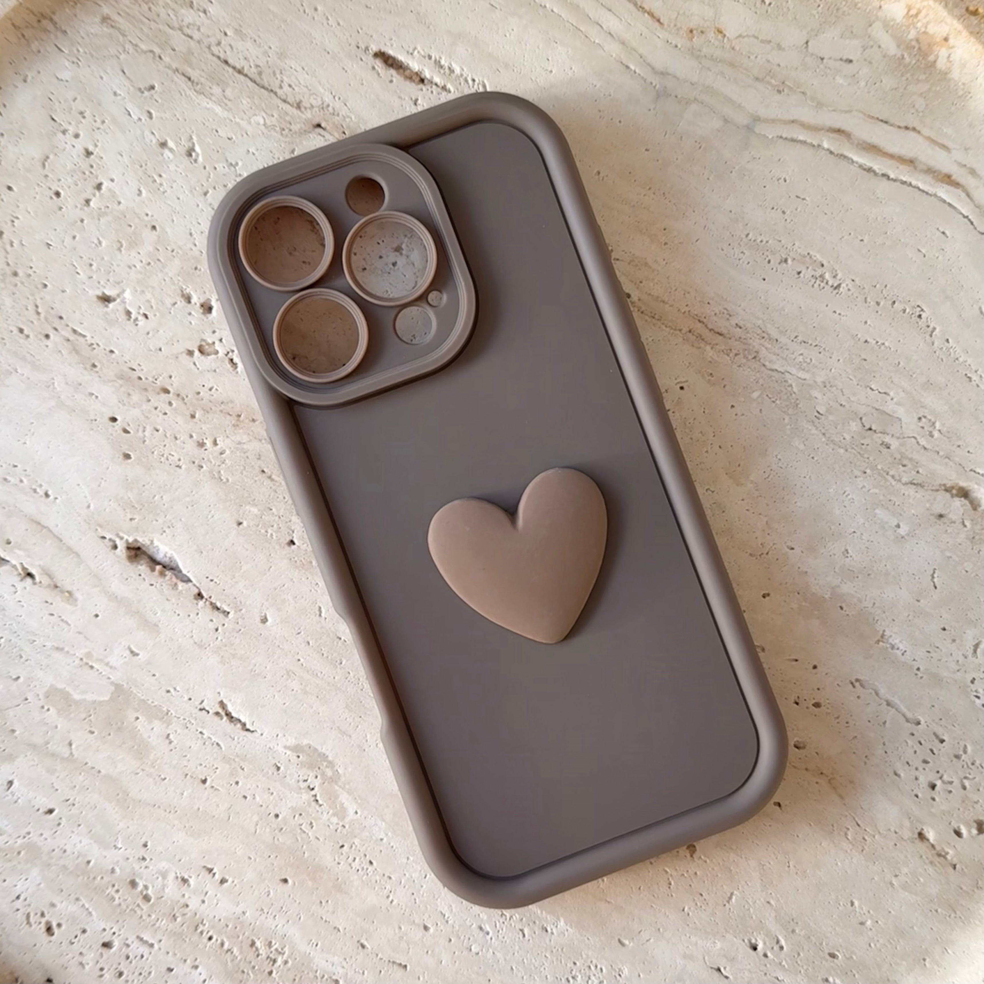 iPhone 16 hulstur | Hjarta brúnt